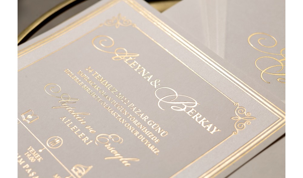 Gold Varaklı Lüks Davetiye Zarflı D-8382 Gold Varaklı Lüks Davetiye Zarflı D-8382